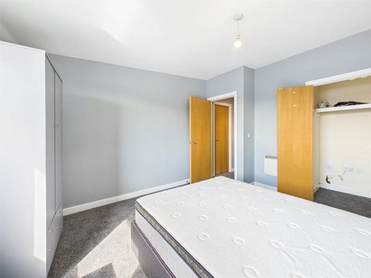 3 bedroom apartment to rent - Photo 1