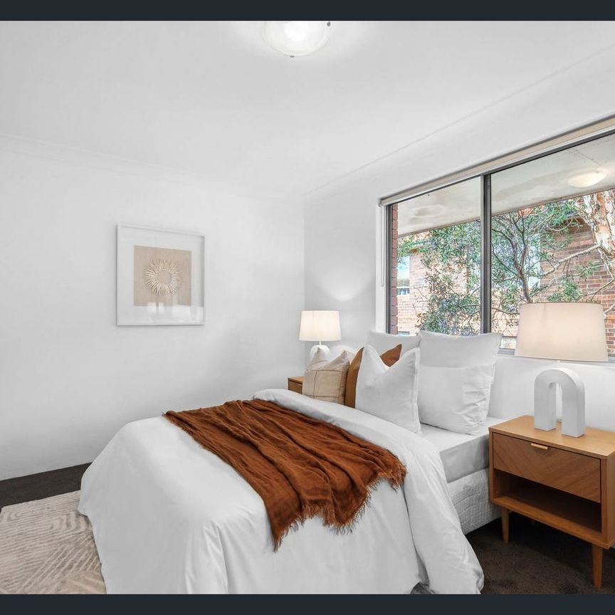 Bright & Spacious 2-Bedroom Apartment in Prime Location - Photo 1