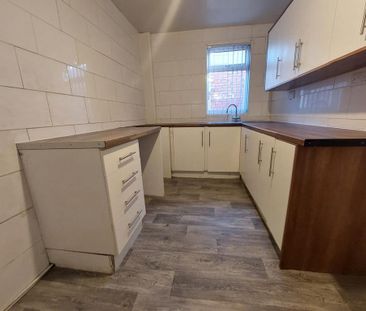 3 bedroom terraced house to rent - Photo 3