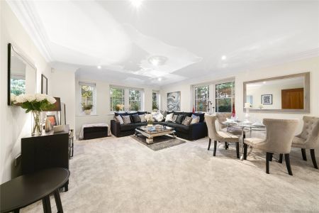 Portsmouth Road, Esher, Surrey, KT10 flat to rent - Photo 3