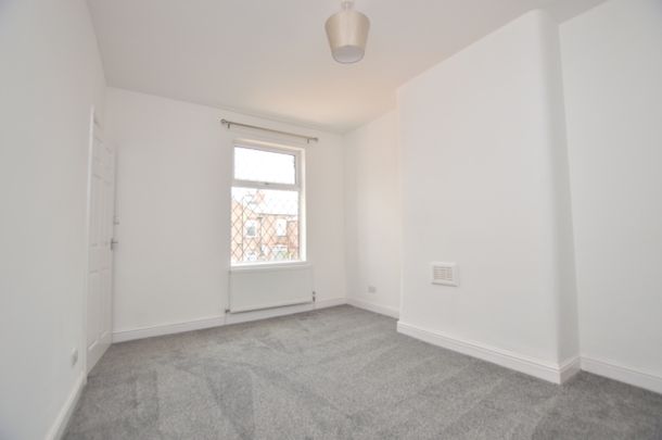 3 Bedroom Terraced House - Photo 1