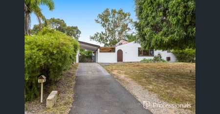 Well-Maintained Family Home in Prime Warnbro Location - Photo 3