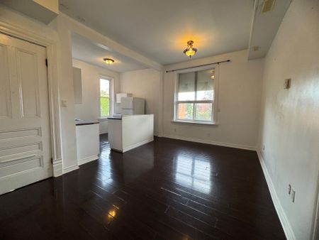 For Lease - 139 1/2 John Street Unit# 5, Hamilton, Ontario - Photo 2