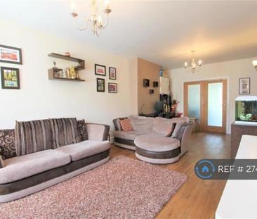 3 bedroom semi-detached house to rent - Photo 1