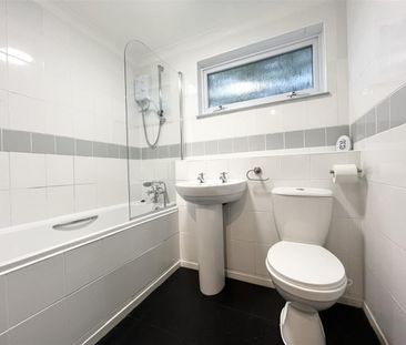 2 Bedroom Flat - Purpose Built To Let - Photo 2