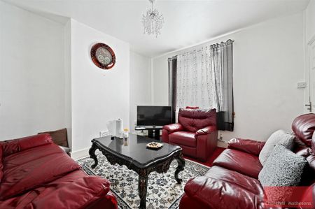 3 bedroom terraced house to rent - Photo 4