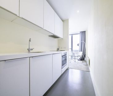 Studio to rent - Photo 6