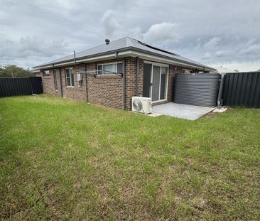 Near New 2 bedroom duplex - Photo 6