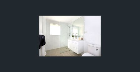 Comfortable Three Bedroom Home with Outdoor Entertaining - Photo 5