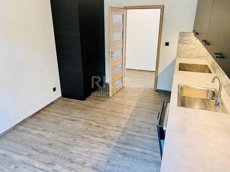 Pronájem bytu 3+1 100 m² - Fotografie 2