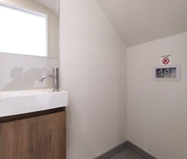 Nearly new Selo Park Townhouse - Photo 6