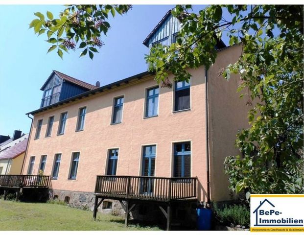 Helle 3- Raumwohnung im Herzen der Uckermark zu vermieten + Gartenmitbenutzung + Balkon + PKW-Stellplatz - Foto 1