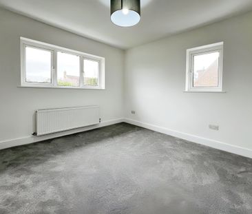 4 bed detached house to rent in Foxdell Way, Gerrards Cross, SL9 - Photo 5