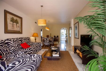 Apartamento de alquiler en Conjunto Azalea Beach, 43, Puerto Banús - Photo 4