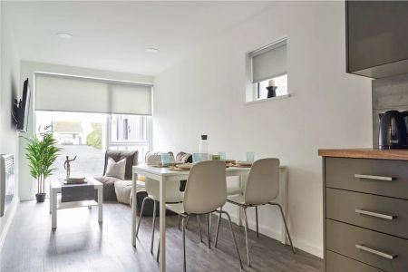 5 Bed Premium Ensuite - Photo 3