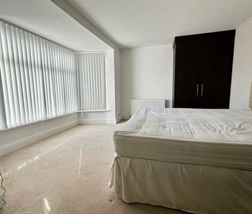 3 bedroom Flat To Let Total Size: 1217 SQ FT - Photo 4