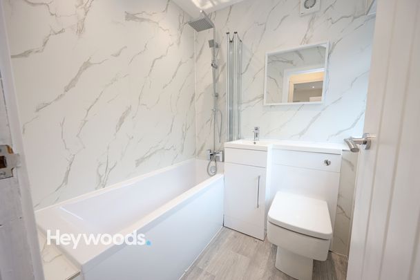 2 bed terraced house to rent in Stubbs Gate, Newcastle-under-Lyme, Staffordshire - Photo 1