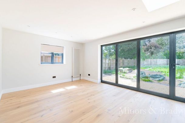 6 bedroom semi-detached house to rent - Photo 1