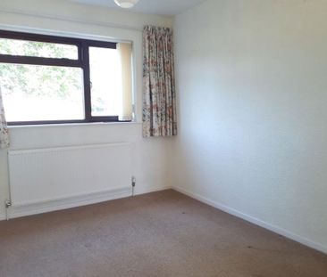 4 bedroom link detached house to rent - Photo 4