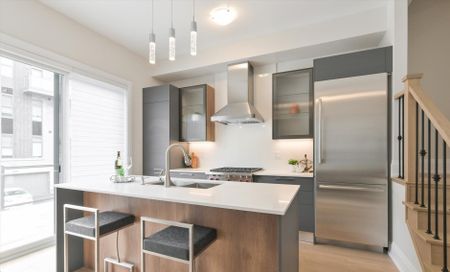 For Lease - 889 Clark Avenue, Vaughan, Ontario - Photo 3