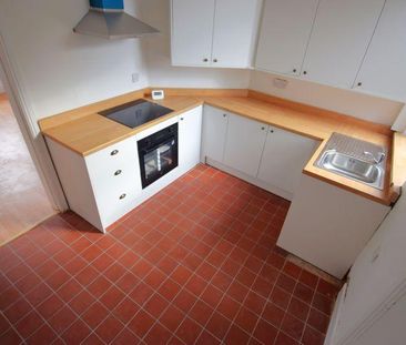 2 bedroom terraced house to rent - Photo 6