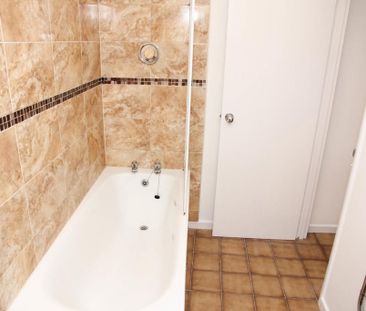 1 bedroom semi-detached house to rent - Photo 6