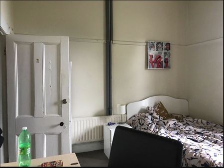Studio rooms available located on High St - Available 01/01/2026 - Photo 2