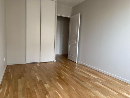 Location Appartement 3 pièces 66m² LYON 6ème - Photo 2