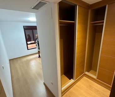 Apartment - Málaga (Teatinos) - Photo 4