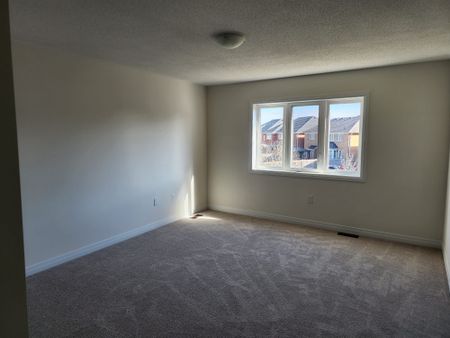 For Lease - 8 Brixham Lane, Brampton, Ontario - Photo 3