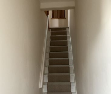 2 Bed Maisonette, Newport Road, E10 - Photo 4