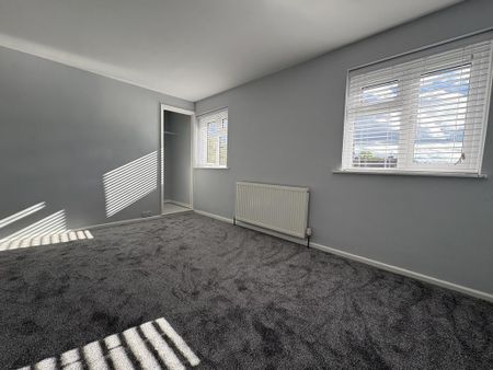 2 bedroom semi-detached house to rent - Photo 3