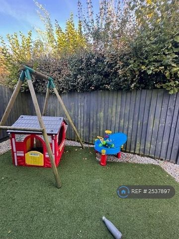 3 bedroom semi-detached house to rent - Photo 5