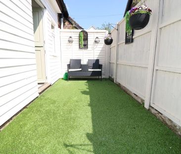 2 bedroom maisonette to rent - Photo 5