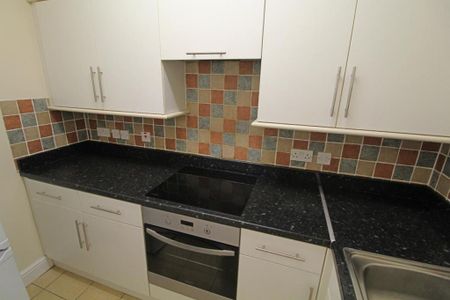 2 bedroom flat to rent - Photo 3