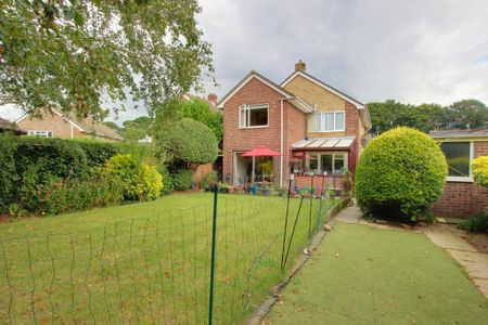 4 bedroom detached house to rent - Photo 3