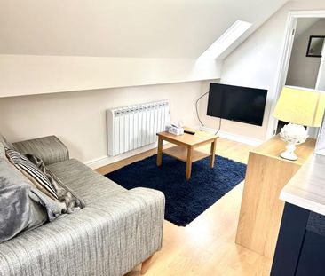 Brinklow, Nr Rugby, One bedroom self contained flat - Photo 2