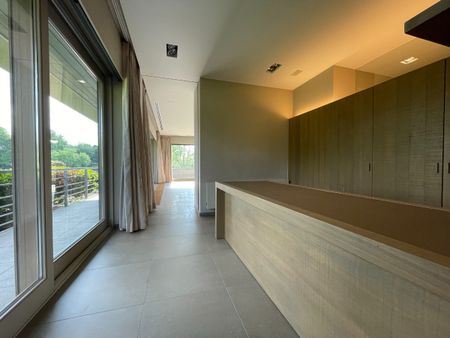 LUXE APPARTEMENT + zeer riant zongericht terras, dubbele garage & (wijn)kelder - Photo 2