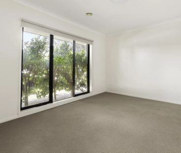 Spacious Family Home in a Convenient Location - Photo 5