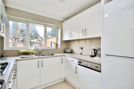 Caddy Close, Egham, Surrey, TW20 9JL - Photo 4
