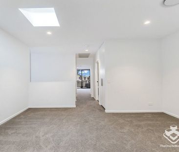 Luxurious Four Bedroom Terrace Home - Photo 1
