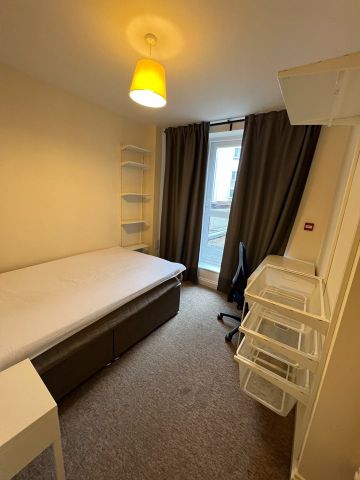 3 Bed Flat, Bond Street, BS1 - Photo 4