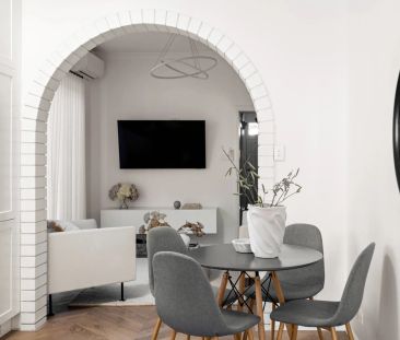 Renovated, Part-Furnished Urban Sanctuary in Redfern's Sought-After... - Photo 4