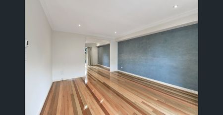 Spacious Townhouse in a Prime Essendon Location - Photo 2