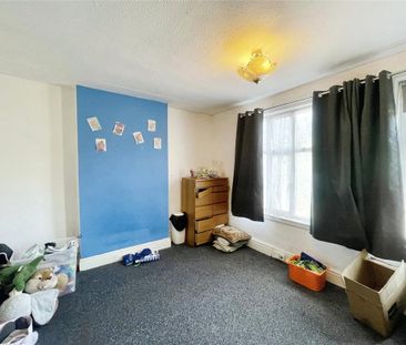 2 bedroom end of terrace house to rent - Photo 6