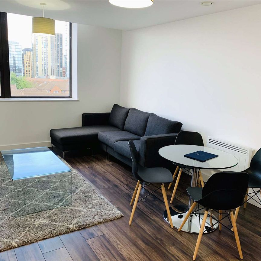 We are delighted to offer this contemporary one bedroom apartment in the Broadway Residences development, located in Birmingham city center. - Photo 1