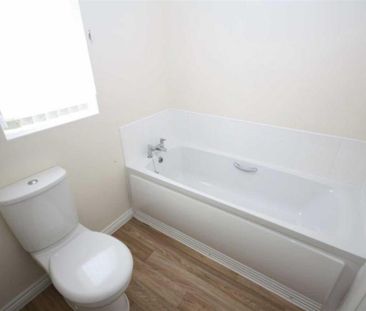 2 bedroom end of terrace house to rent - Photo 3