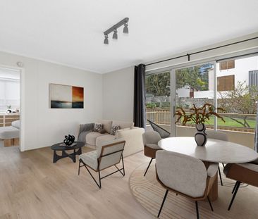 Footsteps to Coogee Beach with Balcony & Parking! - Photo 2