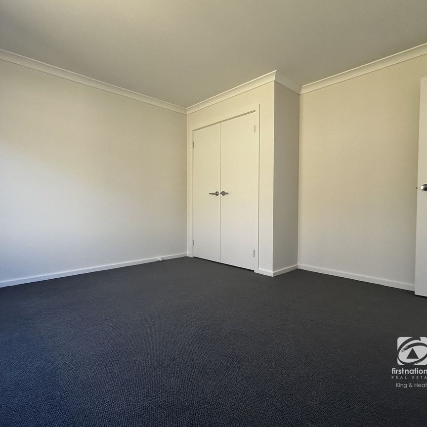 EASY MODERN LIVING - Photo 1