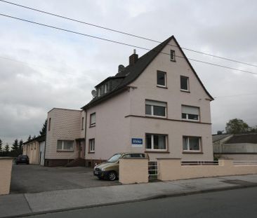 3 Zimmer, DG Wohnung + 2 Zi Spitzboden Ausbaubar - Photo 1